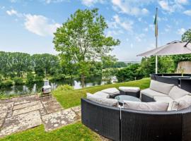 Riverbank house - Cookham, hotel in Cookham