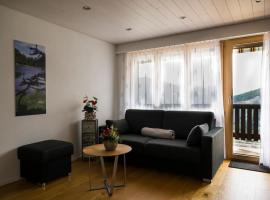 Moderne 2-Zimmer-Wohnung in Albinen mit Aussicht, hotel en Albinen