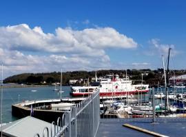 Pinnacle Suites Hotel, hotel u gradu Cowes