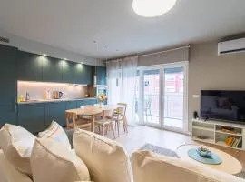 Flexible SelfCheckIns 58, 59 & 60 - Zagreb - Loggia - New - Luxury