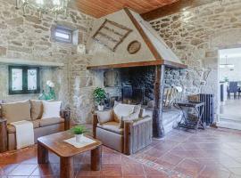 Coirós에 위치한 호텔 Villamia