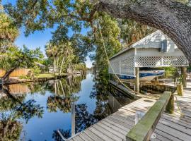 WATERFRONT Kayakers Dream nature lover cottage, hotel pro pobyt s domácími mazlíčky v destinaci Ormond Beach