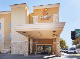 Comfort Suites West Dallas - Cockrell Hill, hotel near Dallas Executive Airport - RBD, Dallas