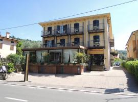 Hotel Al Caval, hotell i Torri del Benaco