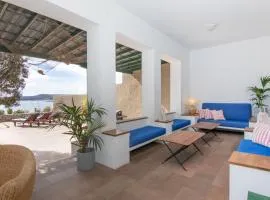 Villa El Olivo - first line with direct access to the beach