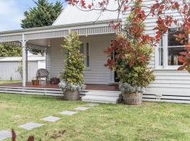 Hamptons On Selby- Barwon Heads. Family and couples beach escape, Cottage in Barwon Heads