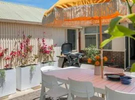 Boutique by the Bay - Easy Living near Jetty Rd