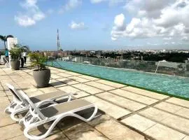 Luxurious Apt with Rooftop Pool