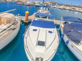 EVASION, alojamiento en un barco en San Miguel de Abona