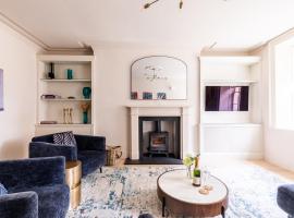 Russell House Suites, holiday rental in Bath