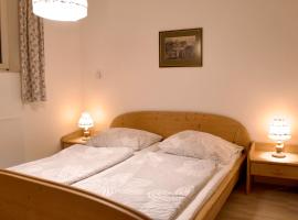 Ferienhaus am Fluss, hotel a Pinsdorf
