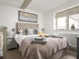 The Bolt Hole, Winchcombe, Charming Dog-Friendly Cottage