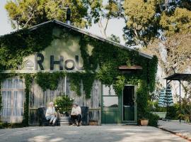 Converted Barn - Tiger House Hermitage, hotel v destinaci Havelock North