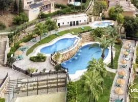 ViVi Homes - Valery Pool, Terrace & Padel