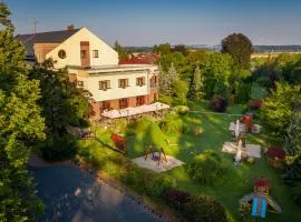 April hotel Panorama