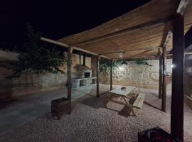 Casa Rural Claudia, hotel in Puigmoreno