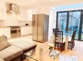 4 Bedroom House with Garden and Parking in Acton