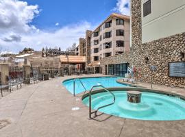 Crested Butte Condo with Indoor and Outdoor Pools!, apartamentai mieste Krested Bjutas