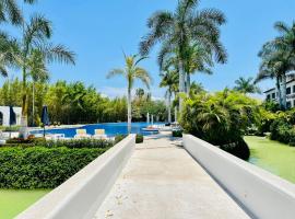 Your Luxury Oasis at Tahéima, hotel en Nuevo Vallarta