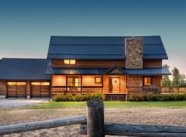 DreamCatcher Ranch with Private Hot Tub and Teton, hotel in Driggs