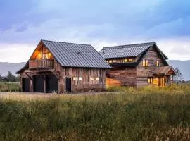 Beautiful 5 BR Wild Mustang Home in Victor, ID