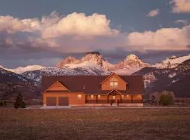 Rustic Retreat in the Heart of the Tetons