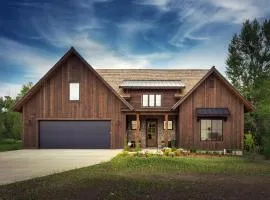 Redtail Solitude House