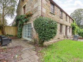 Nest Cottage, hotel with pools in Bodmin