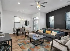 Walk to Vanderbilt and Belmont - Shuffle Board and Free Parking