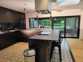 Maison spacieuse et cosy 7 personnes, hotel di Estaimpuis