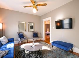 Cozy Roanoke Vacation Rental 2 Mi to Downtown!, apartment in Roanoke