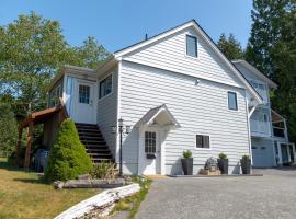 Surfs Inn Guesthouse & Cottages, hotel in Ucluelet
