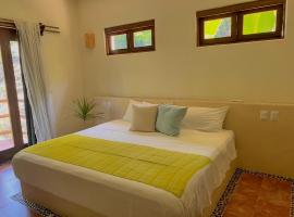 A Son de Mar - Playa Las Gatas acceso por mar, Hotel in Zihuatanejo