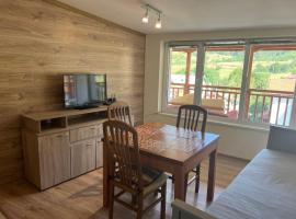 Alpine Nest: 6km to ski slopes, aparthotel en Beli Iskar