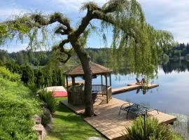 Cottage Lake Bed and Breakfast
