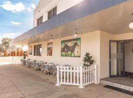 Sportsmens Club Hotel, hotel em Wagga Wagga