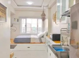 Best 18th floor Condo Studio at The Loop Limketkai Center Lucky 9