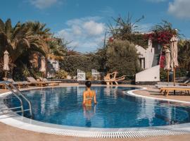 Marillia Village, hotel with jacuzzis in Perivolos