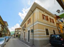 Orsini: tre camere da letto, 2 bagni, отель в городе Luco neʼ Marsi