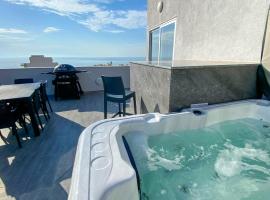 Marsaskala Sea View Duplex Penthouse - Mive Properties, hotel v destinaci Marsaskala