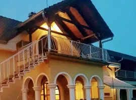 Miranda Apartmanház