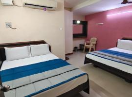 Hotel DKR Residency, hotell i Tirupati