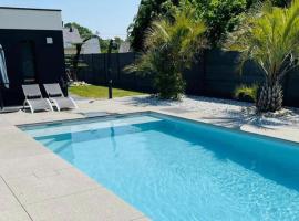 Villa de standing piscine 10 pers, hotel de lujo en Bruz