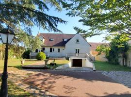 Appartement cozy en Haute Vallée de Chevreuse, guest house in Le Mesnil-Saint-Denis