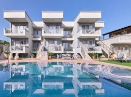 Superior family apartment w/pool dining area, hotel v destinácii Stavromenos