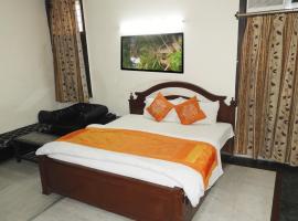 HOTEL JKM PALACE Near Apollo Hospital, hotel em Jasola, Nova Deli