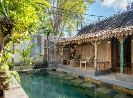 TwoSpaces Living at Kayu Beach Villa, Nusa Dua Beach