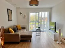 Modern 1 Bedroom Serviced Apartment - Near City Centre