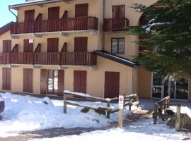 Studio 4 personnes Ax3domaines 20, hotel with parking in Ax-les-Thermes