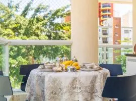 Apto com churrasqueira a 300m da Praia da Enseada